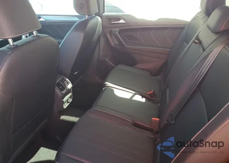 2024 Volkswagen Tiguan Se R-Line Black z USA, uszkodzony, nr VIN 3VVCB7AX0RM213201